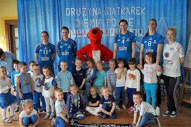Siatkarki Chemika odwiedziły "Tęczową krainę"