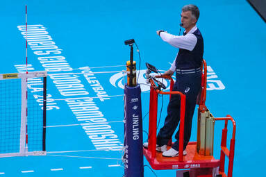 Piotr Dudek prowadził finał kobiecych Klubowych Mistrzostw Świata