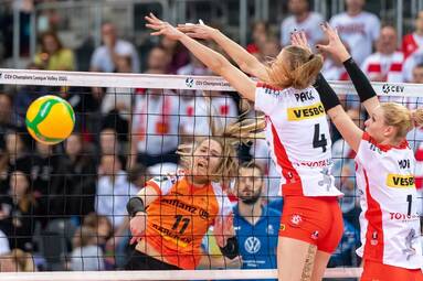 LM: ŁKS Commercecon Łódź - Allianz MTV Stuttgart 3:2