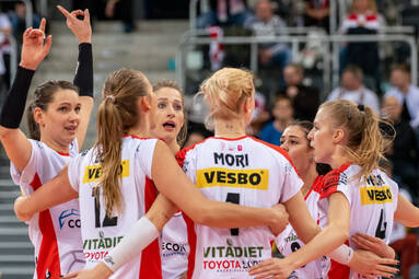 Niedziela z LSK: ŁKS Commercecon - Wisła Warszawa 3:0