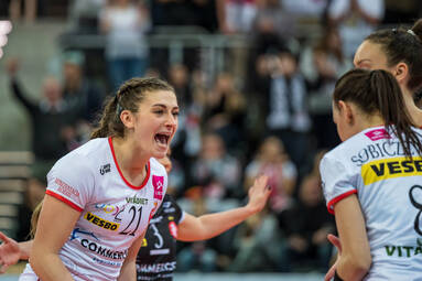 Środa z Pucharem CEV: Swietelsky Bekescsaba. - ŁKS Commercecon Łódź 1:3