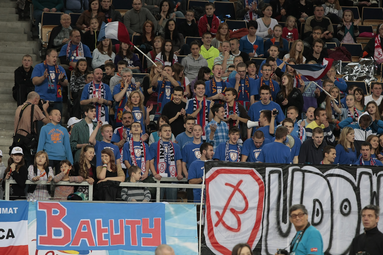 Atom Trefl pierwszym półfinalistą