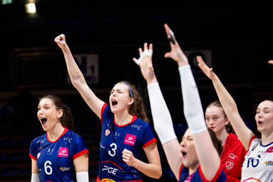 Rzeszów odjeżdża rywalkom, UNI trzyma podium, a reszta stawki walczy o każdy punkt - TAURON Liga po 13-15. kolejce